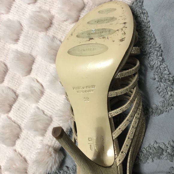 Ladies Rhinestone gold shoe - Picture 6 of 6